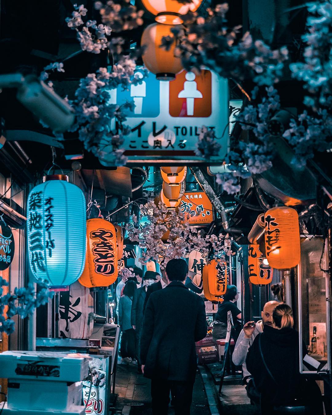 Tokyo Nightlife Photography by Hosokawa Ryohei