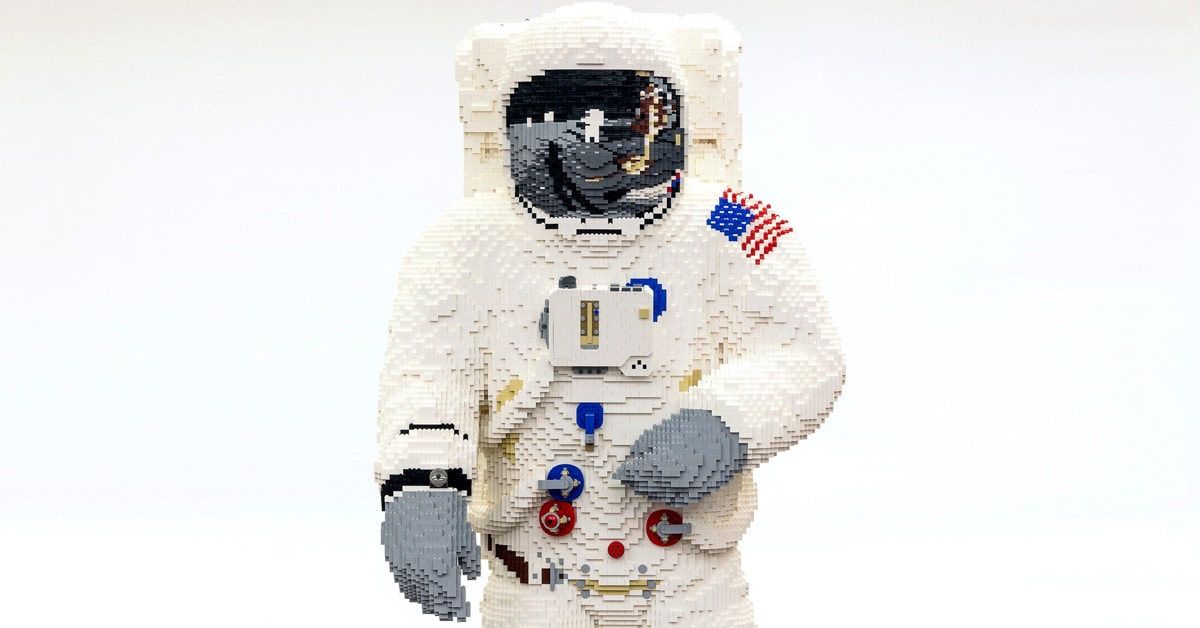 Life-Sized LEGO Astronaut Celebrates the 50th Anniversary of Apollo 11