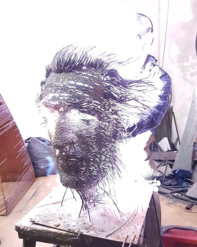 Wire Sculpture by Darius Hulea is a Modern Twist on the Portrait Bust