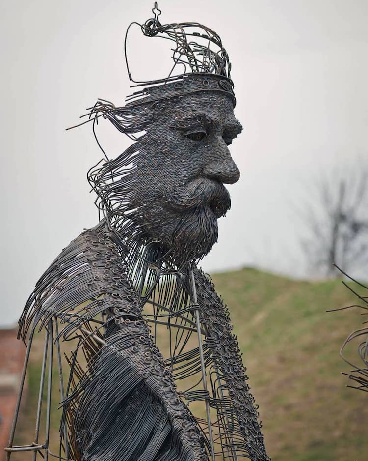 Esculturas con alambre por Darius Hulea