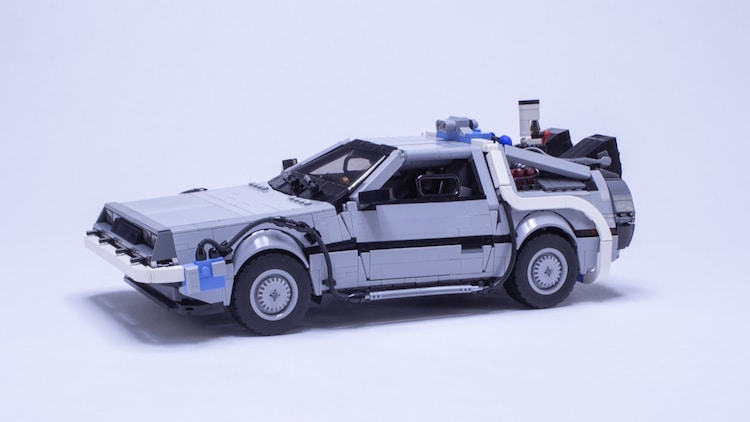 DeLorean de Volver al Futuro hecho en Lego