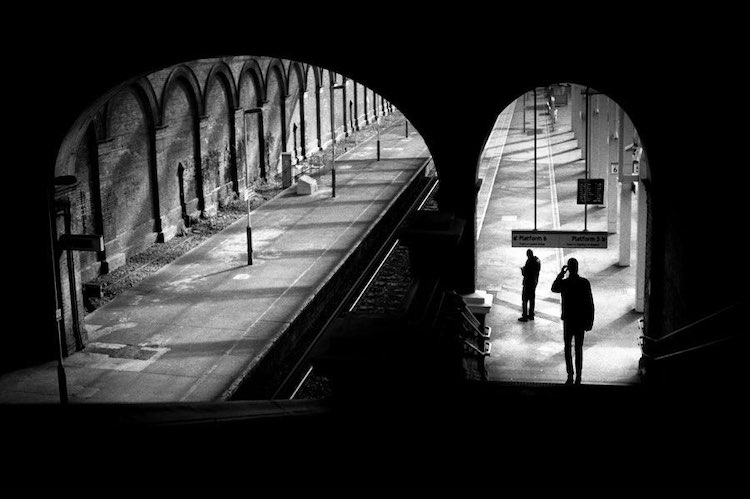 Fotos callejeras en blanco y negro por Alan Schaller