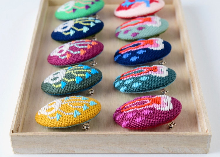 Embroidery Anatomy Brooches by Hiné Mizushima