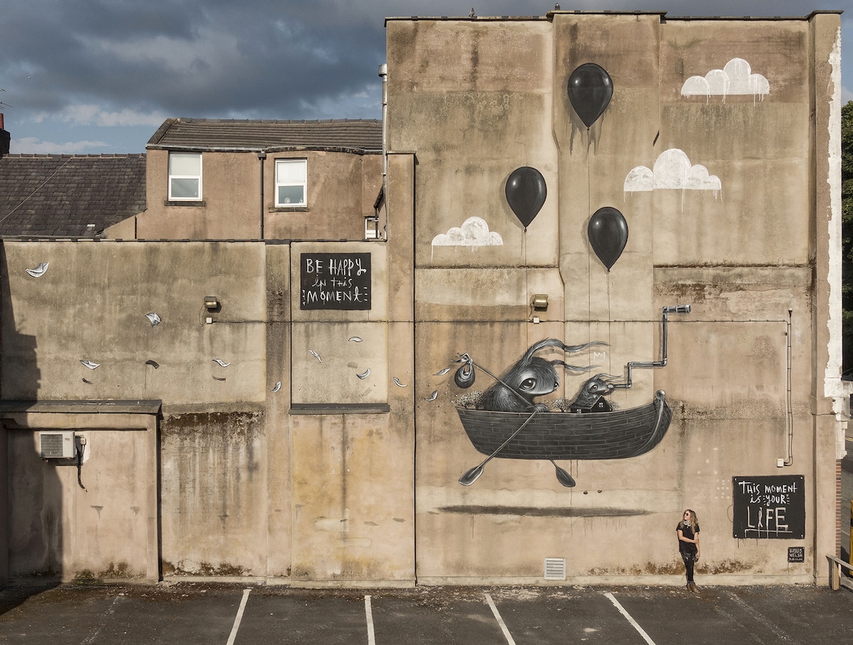 Murales callejeros surrealistas de Hayley Welsh