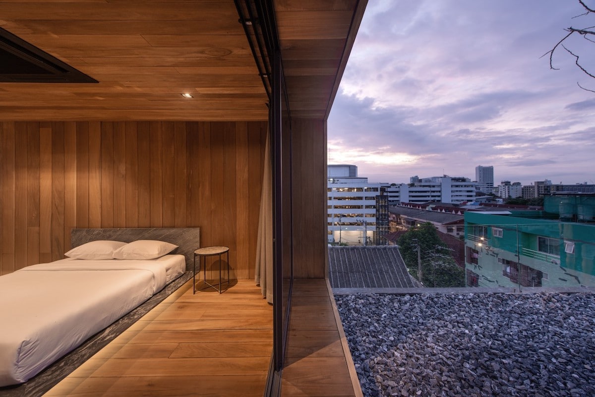 WARchitect - Skyscape Apartment in Bangkok