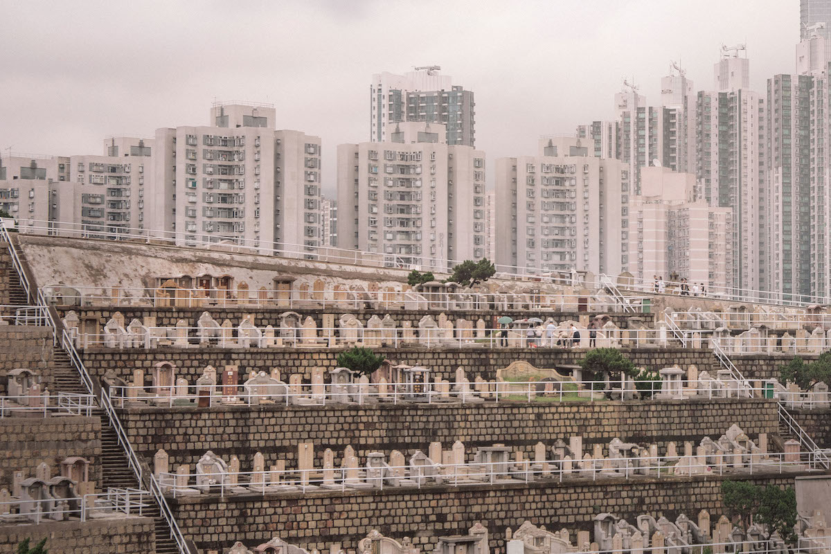 Cementerio vertical en Hong Kong