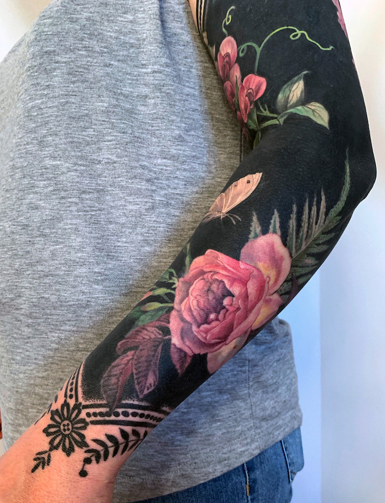 Tatouages coverup par Esther Garcia