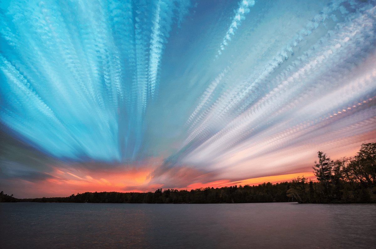 Spectacular Smeared Sky Photos Are Impressionist “paintings” For The