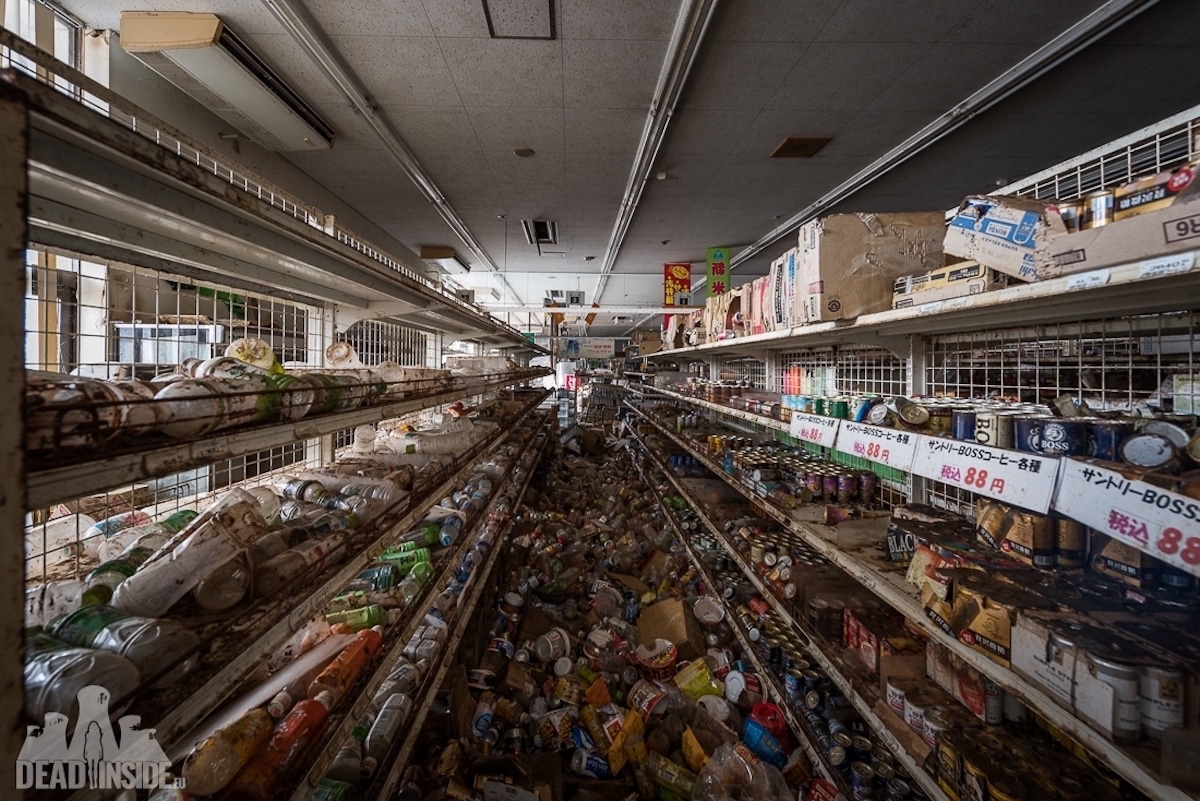 Empty Supermarket in Fukushima