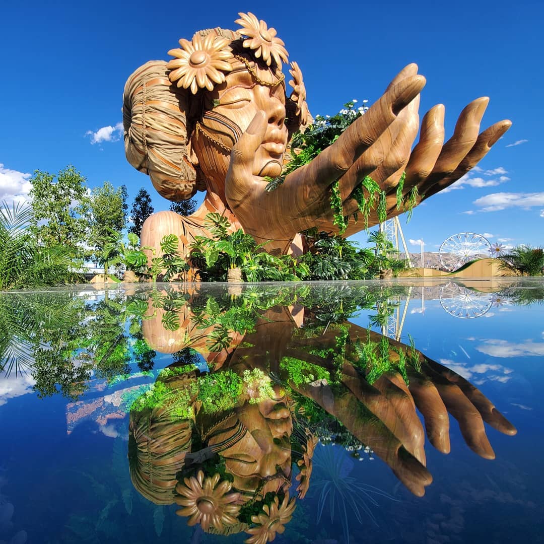 Giant Festival Sculptures by Daniel Popper