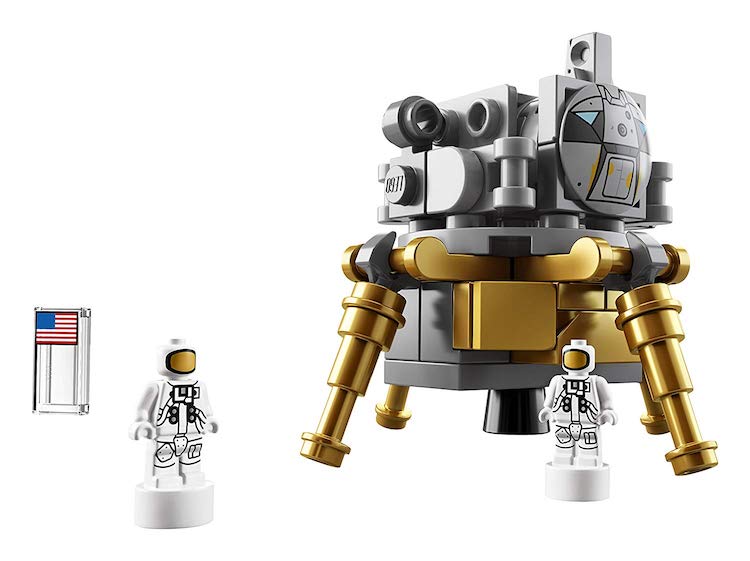 Immortalize the Apollo Saturn V With This Epic LEGO Set