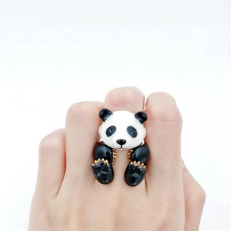 Estos adorables anillos de un único a tu atuendo