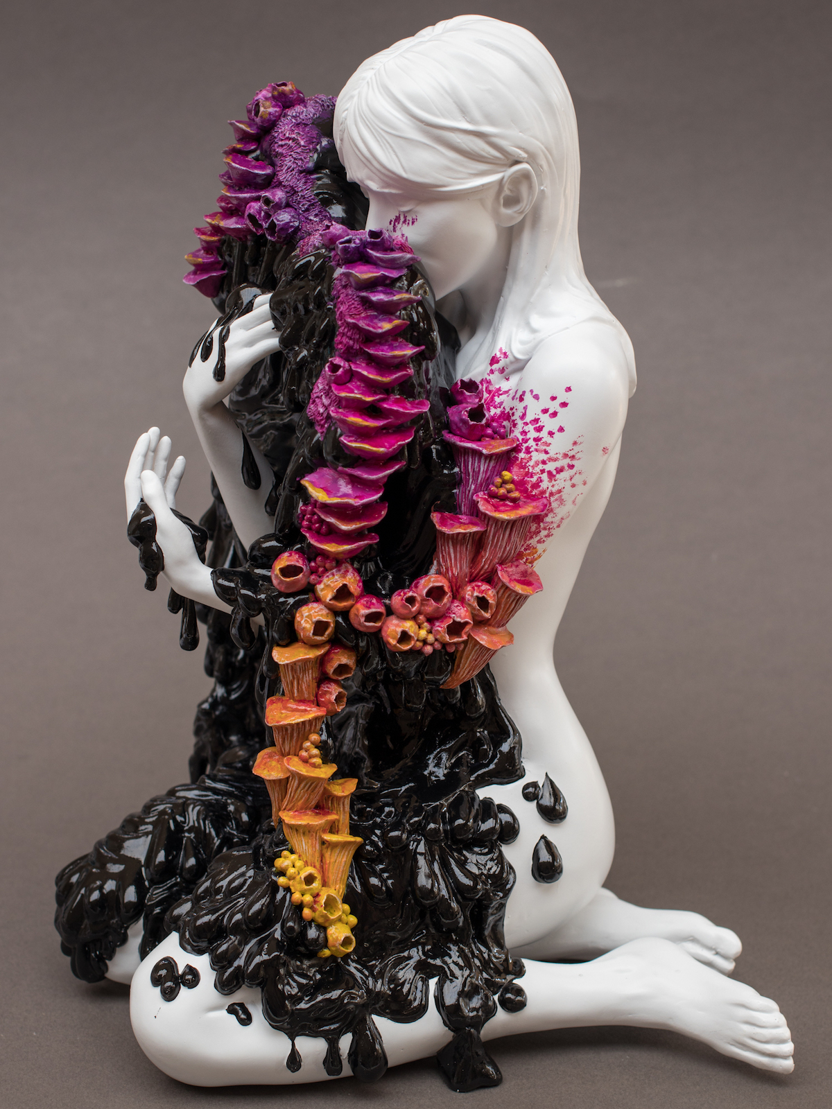 Weeping Women In Poignant Sculptures Embrace Lifes Ultimate