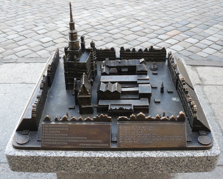 Model of Market Square for the Blind in Poznan