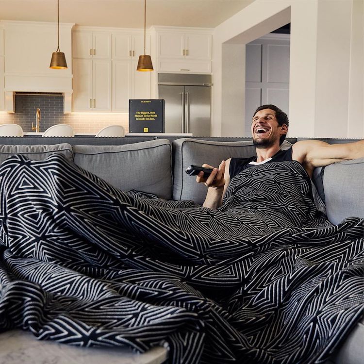 This Gigantic 10'x10' Blanket is Big Enough For Your Entire Family