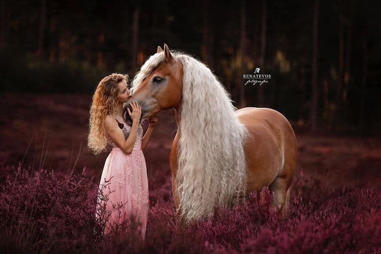mujer y caballo