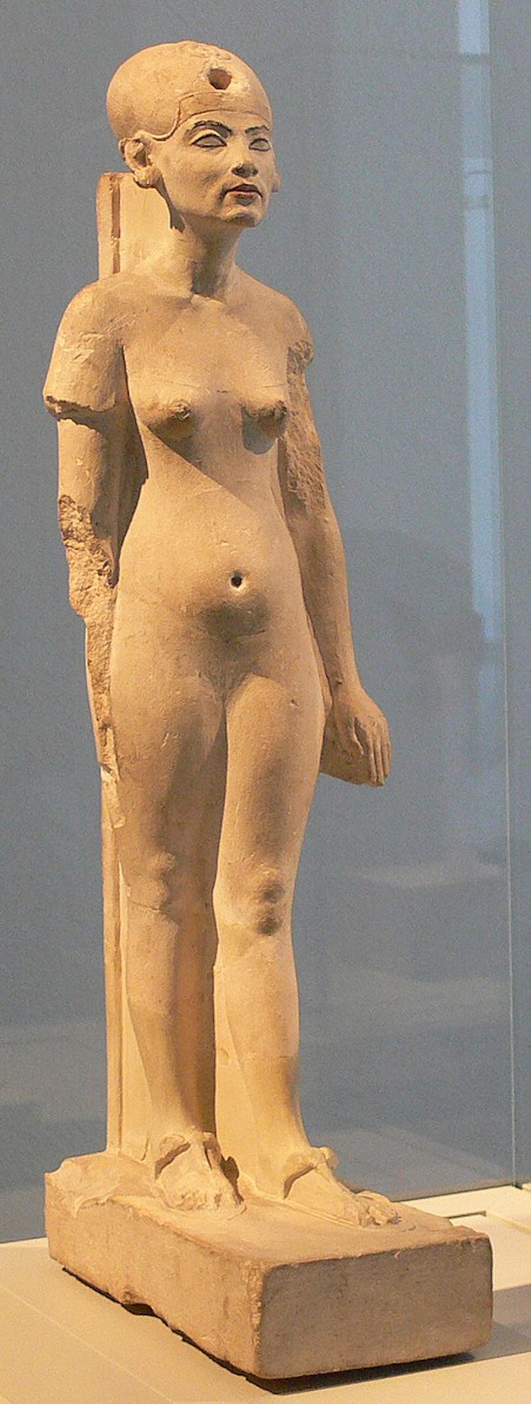 Nefertiti Standing Statue