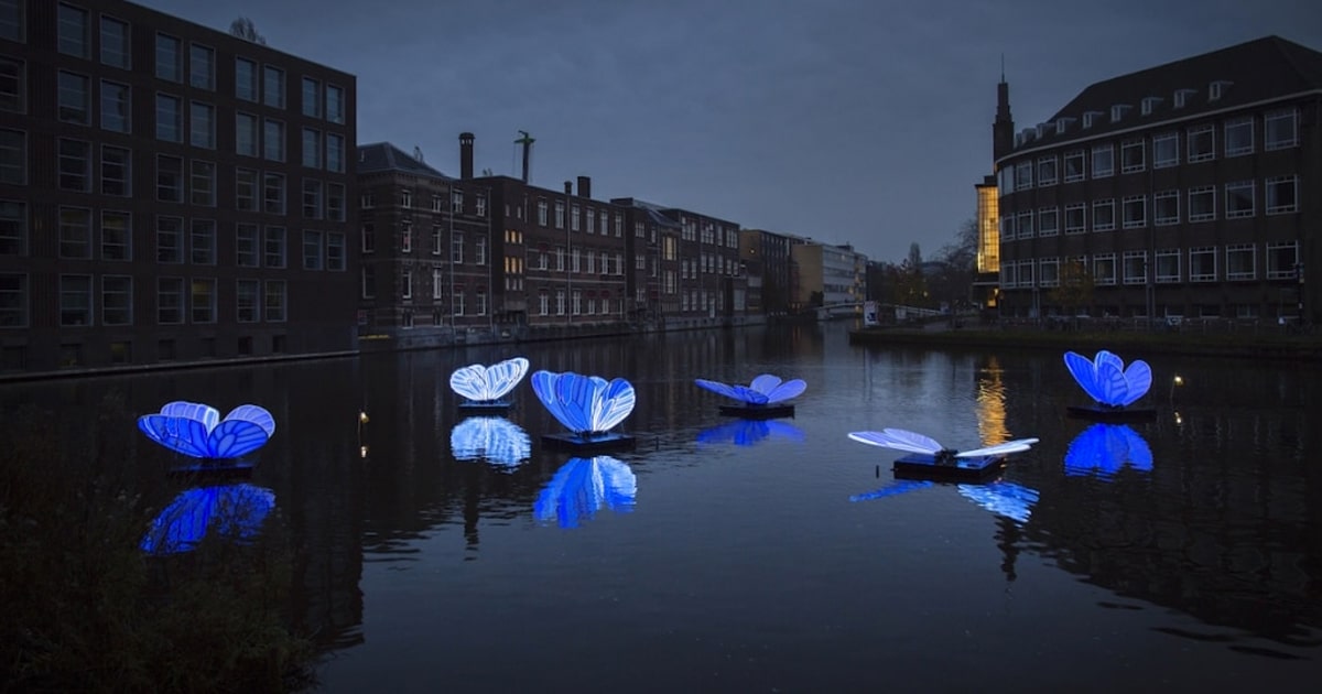 404 error page deisgn example #486: 8th Annual Amsterdam Light Festival Illuminates the City at Night