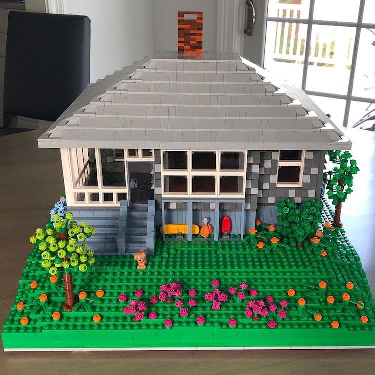 Patronise dollar Bevægelig This Woman Creates Custom LEGO Houses of Real Homes