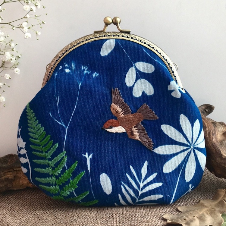 bolsas bordadas por Alexandra Goltsova Mart Bag