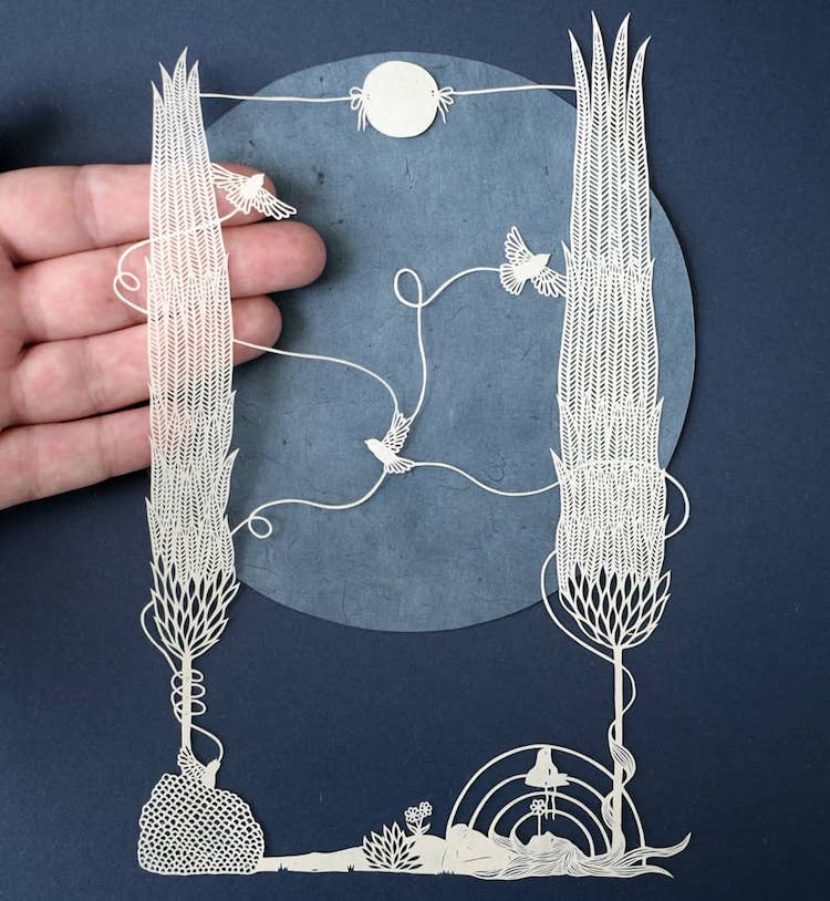 Pippa Dyrlaga arte con papel