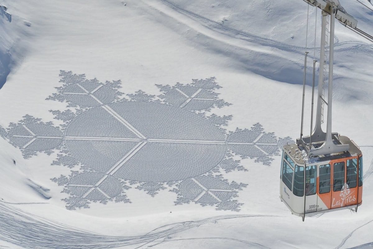 Land Art in Snow by Simon Beck
