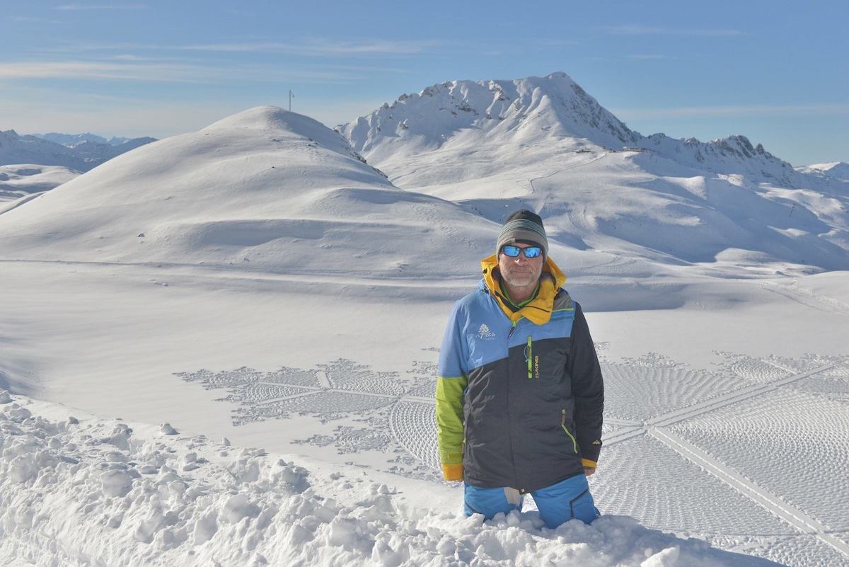 caminata en la nieve Simon Beck