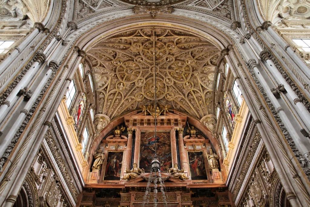 Interior de la mezquita-catedral de Córdoba