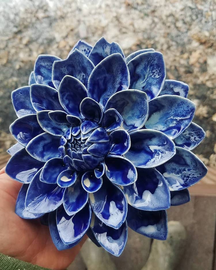 Flores de porcelana de Owen Mann