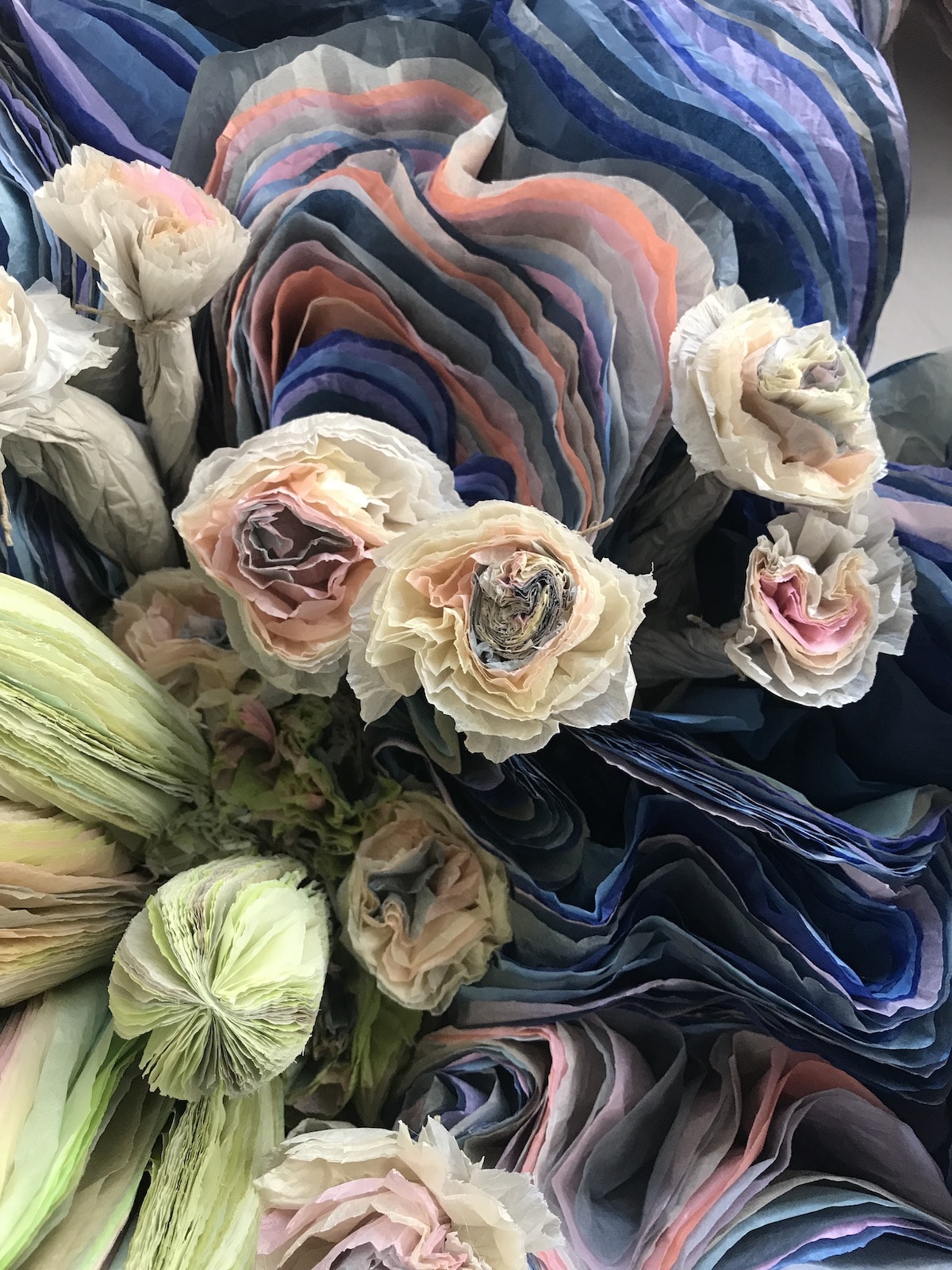 Flores de papel tisú por Marianne Eriksen-Scott Hansen