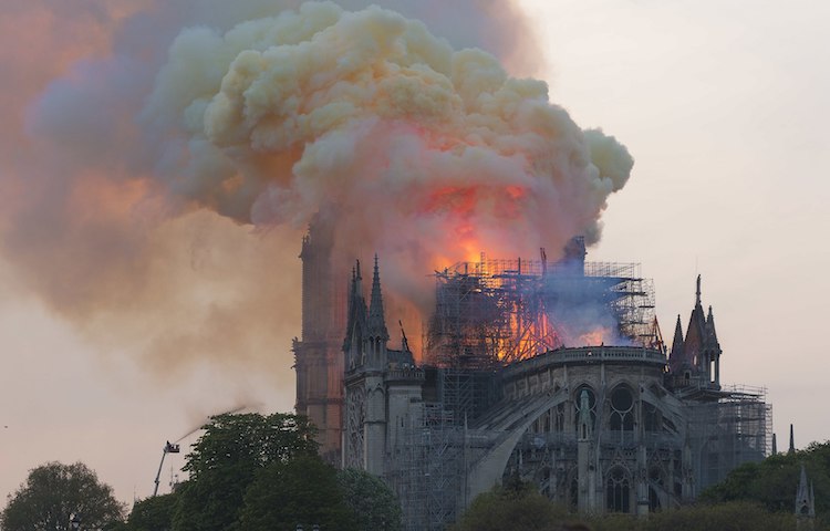 Notre Dame incendio