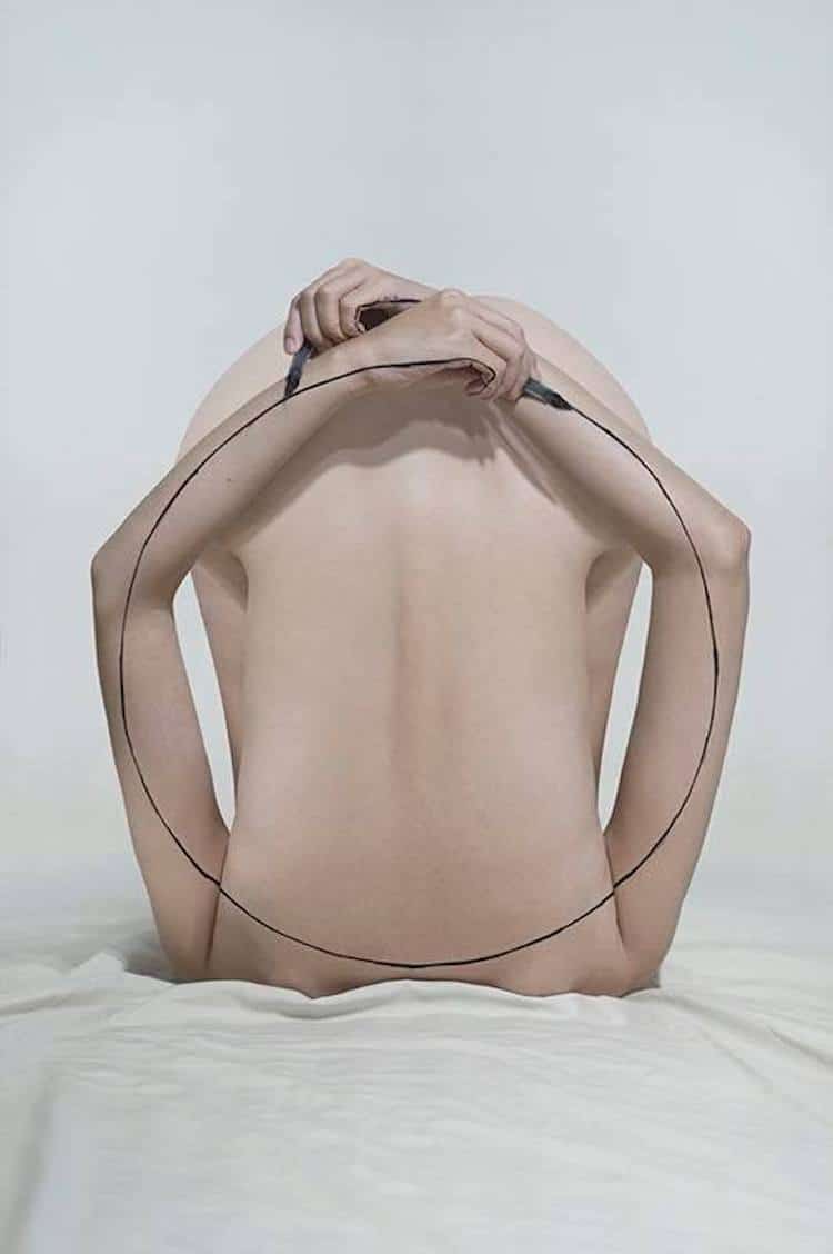Surreal Mirror Photography Distorts the Body Into Alien Beings