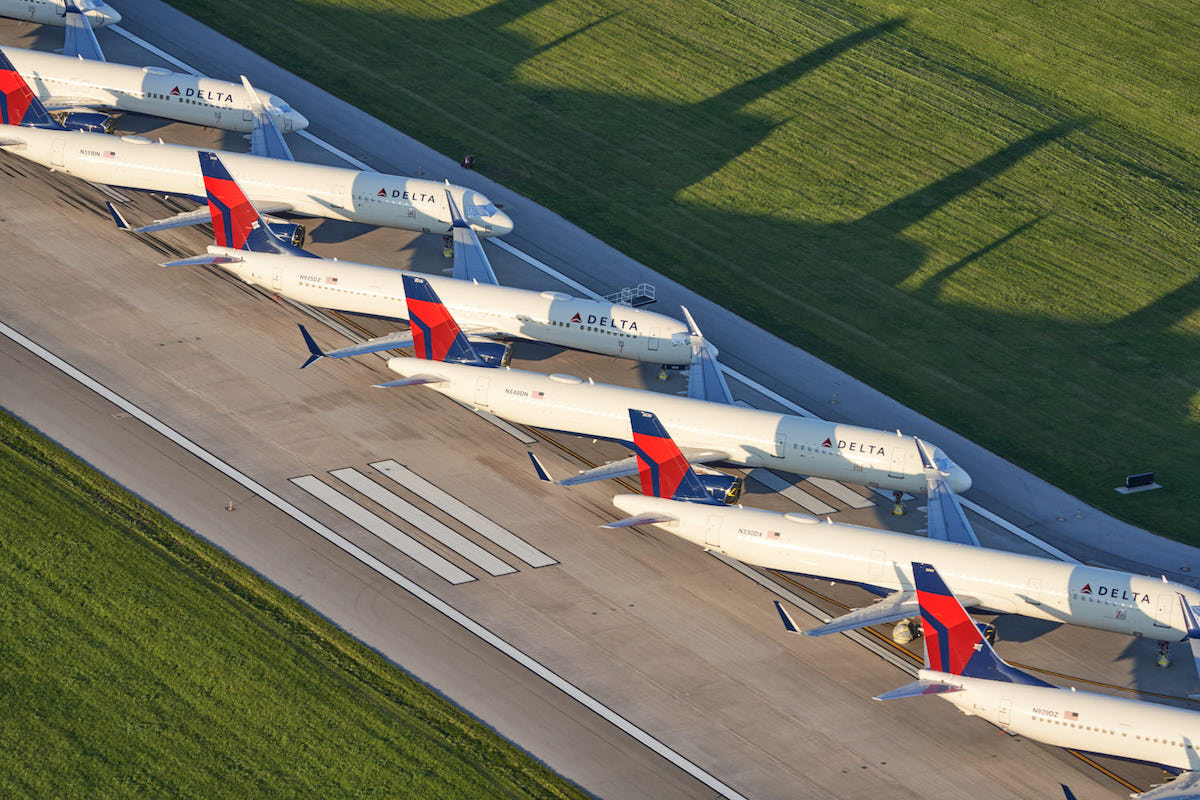 Aviones en tierra en el aeropuerto internacional de Kansas City