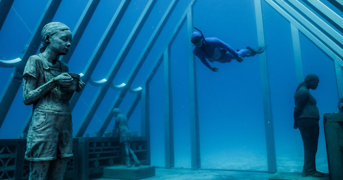 Lifelike Human Sculptures Are Submerged in Underwater Museum at the Great Barrier Reef [Interview]