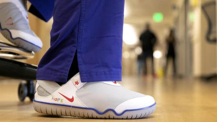 Varios vegetariano olvidar Nike dona 30,000 pares de Nike Air Zoom Pulse al personal de salud