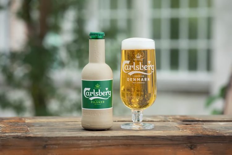 Botella d cerveza Carlsberg de papel