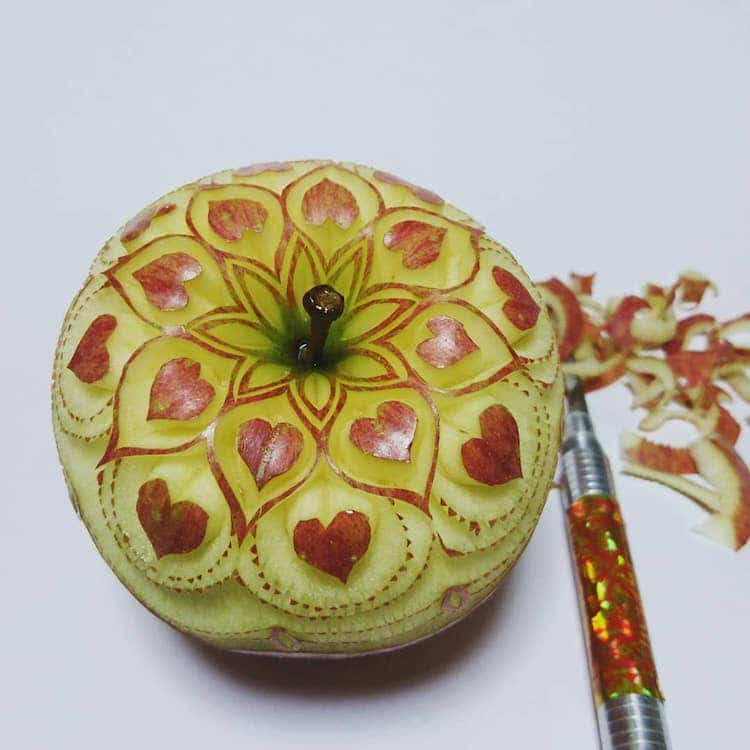 Frutas y verduras talladas al estilo mukimono por Takehiro Kishimoto