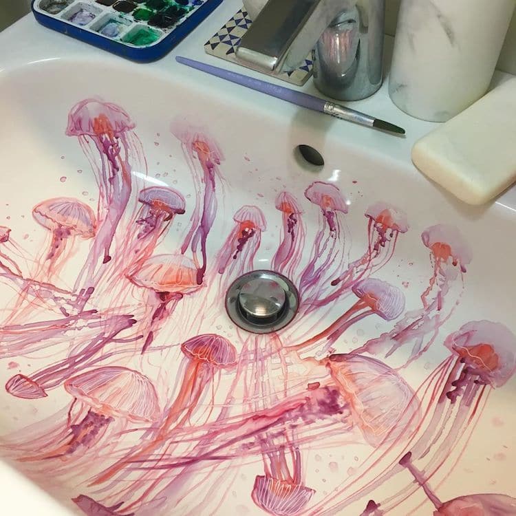 pinturas con acuarela en lavabo por Marta Grossi