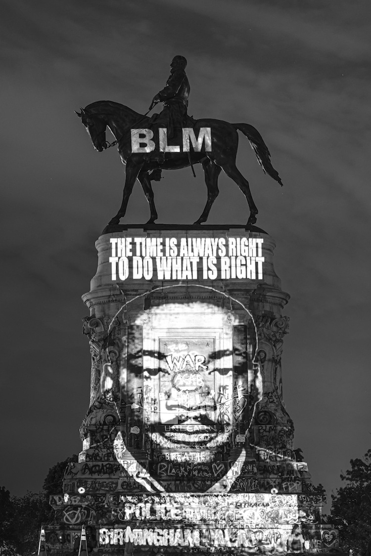 Martin Luther King Jr proyectado en el monumento a Robert E Lee