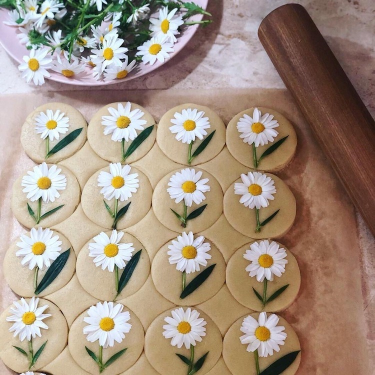 Pressed Flower Shortbread Cookies