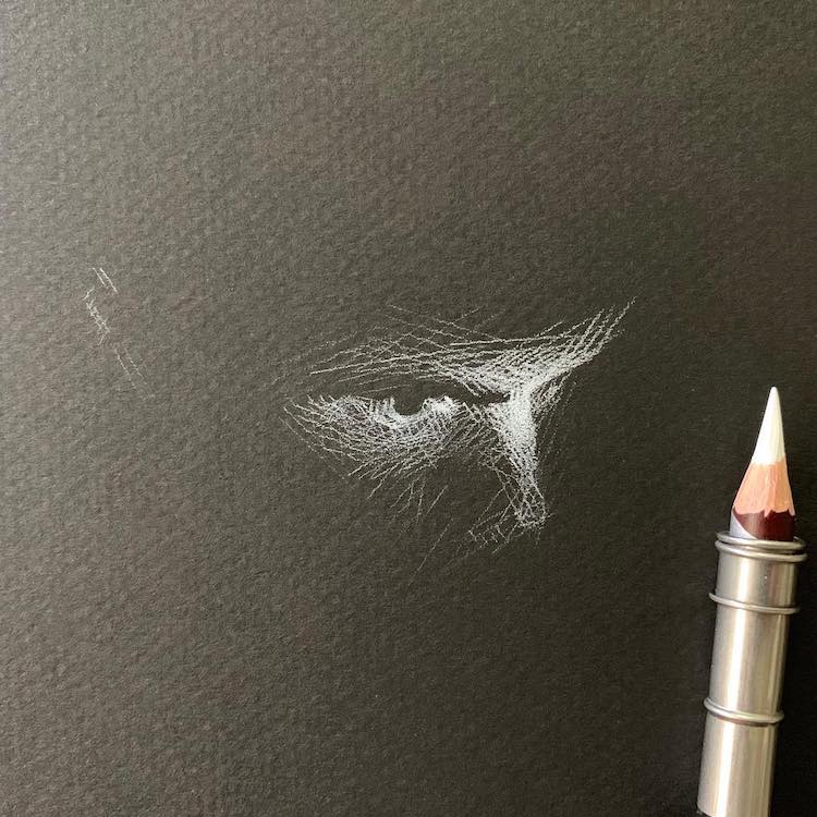 Dibujo en blanco y negro por Kay Lee