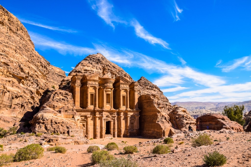 Petra la fascinante historia de una