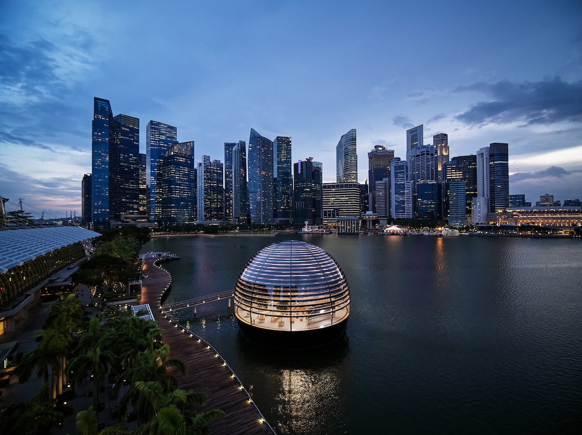 Apple Store in Marina Bay Sands opening soon, even has a special animated  wavy logo for it