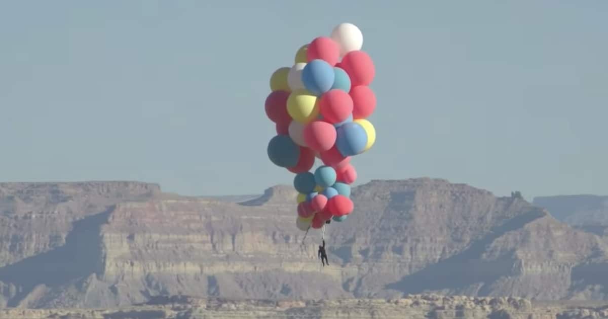 David Blaine Flies Up And Away With The Ascension