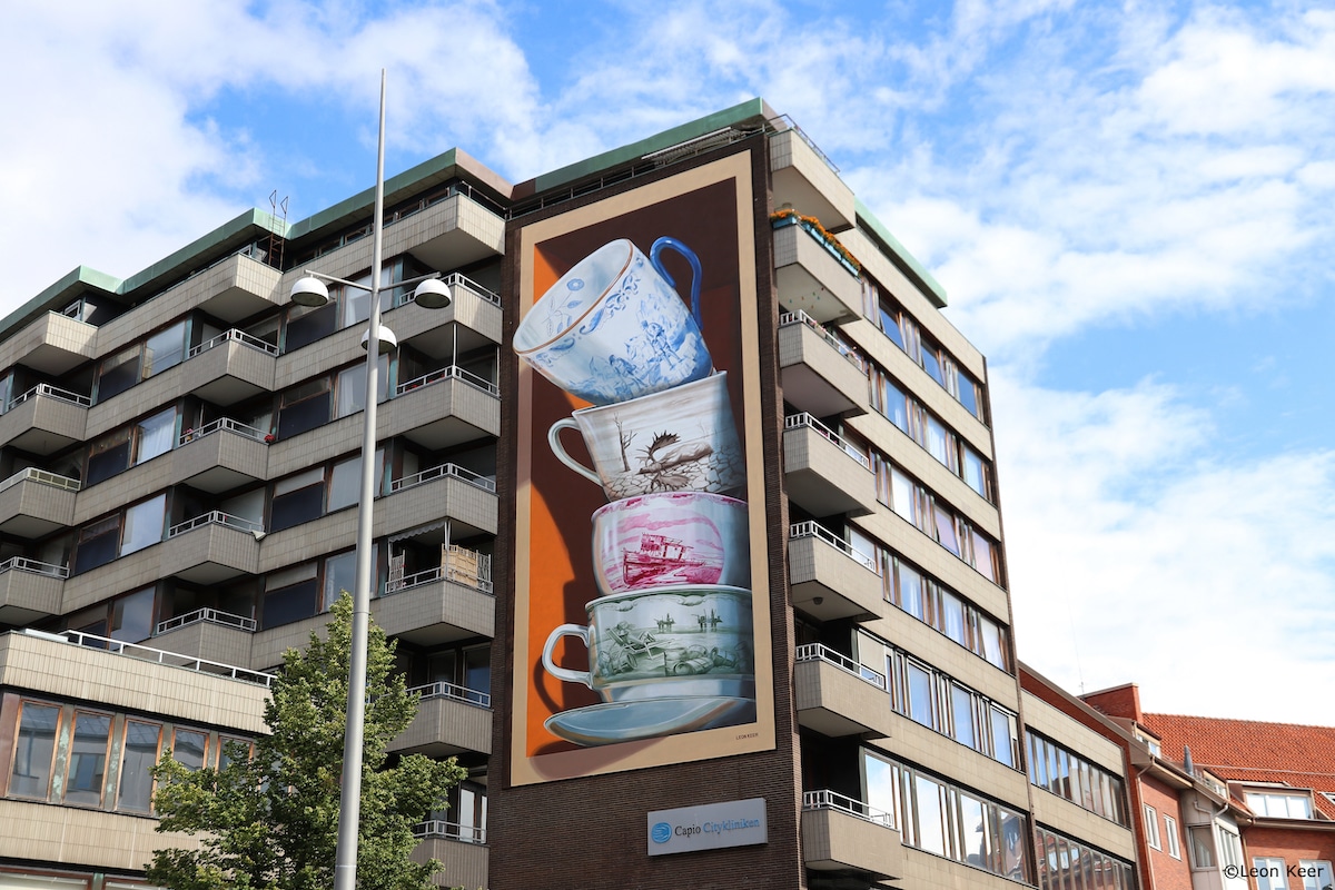 Anamorphic Teacup Mural by Leon Keer