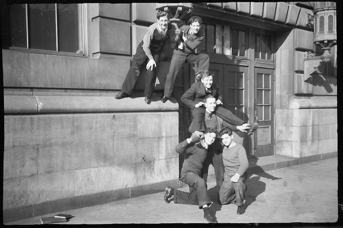 Group of Friends from the 1930s Hanging Out in Chicago
