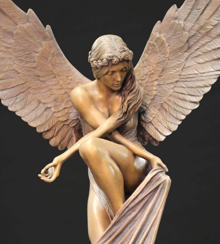 Escultura de un ángel en bronce por Benjamin Victor