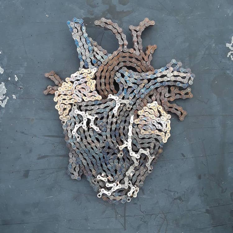 Esculturas de metal hechas con cadenas de bicicletas por Drew Evans
