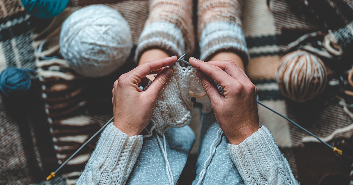 Beginner's Knit & Crochet: Mastering Crafts with Needles & Hooks