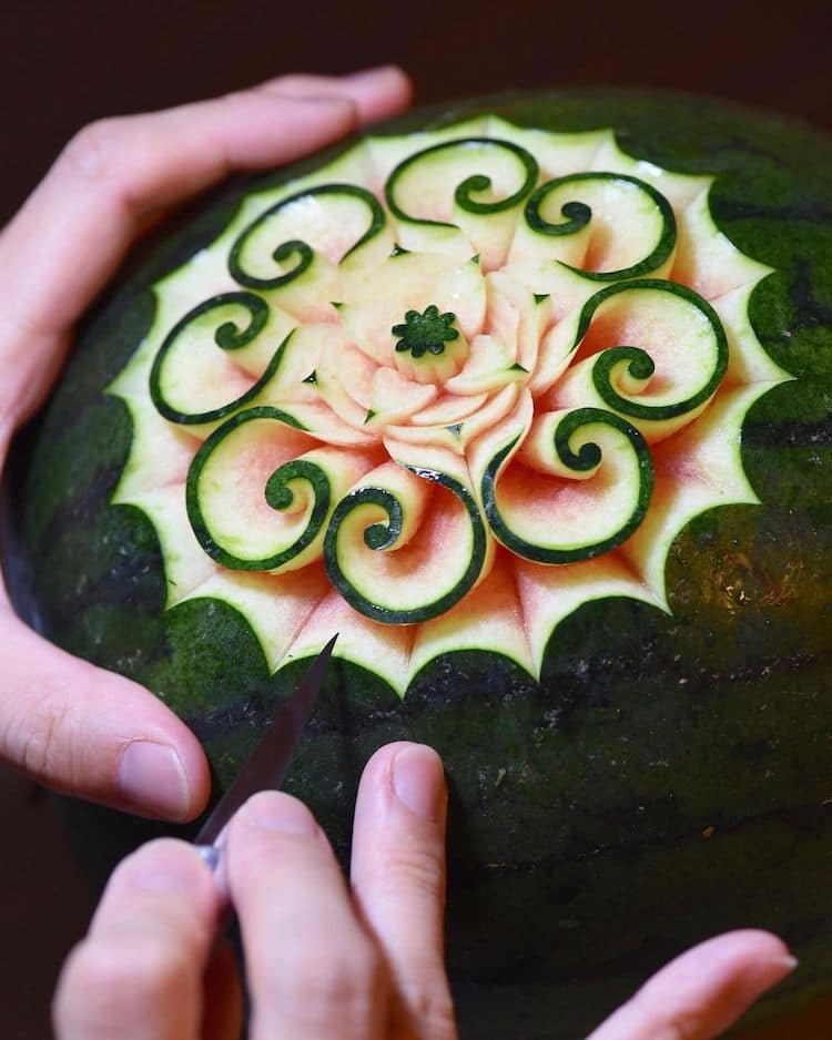frutas talladas por Tomoko Sato